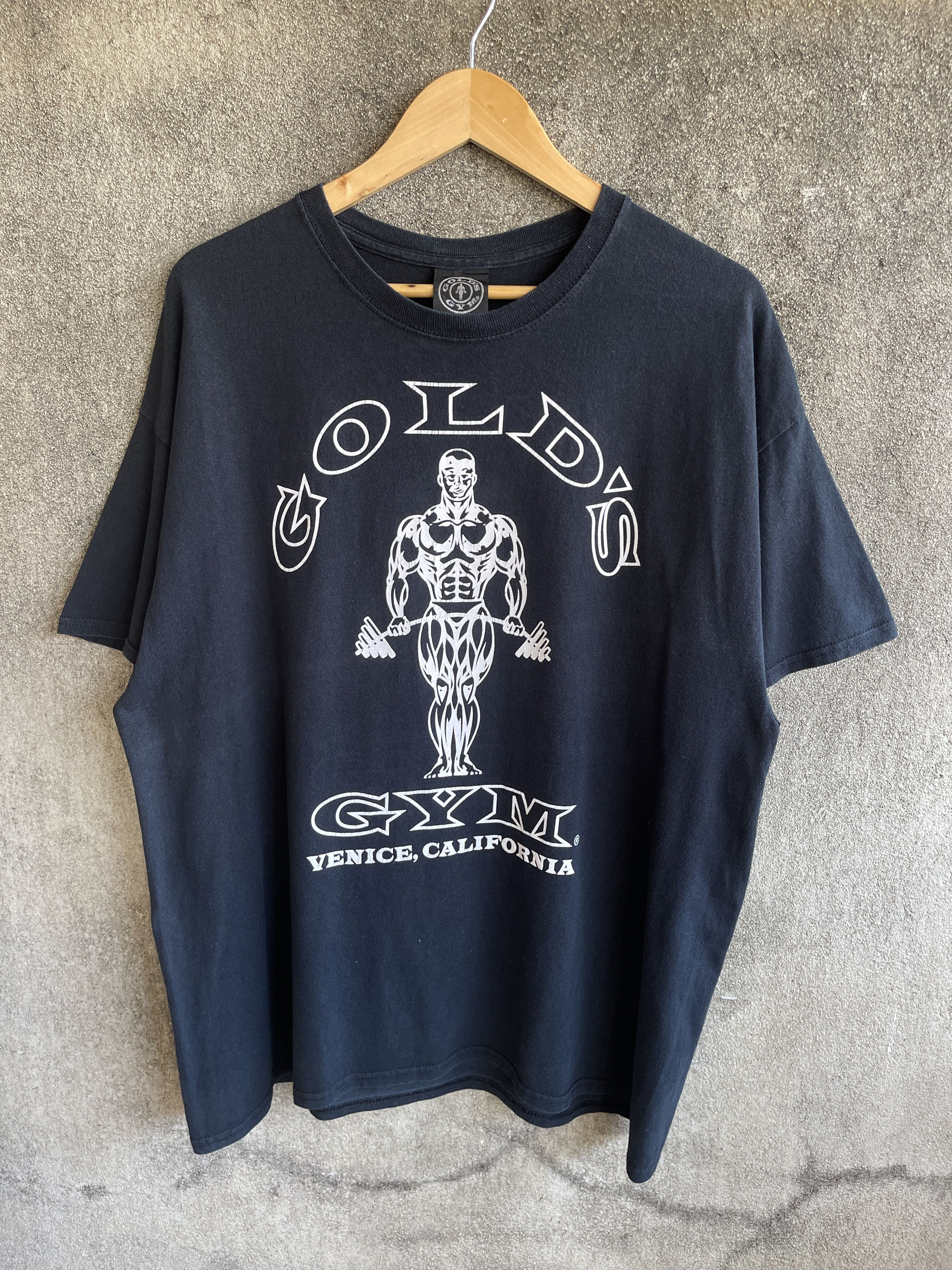 Gymshark Vintage y2k🔥GOLD’S GYM🔥Venice,California USA Big Logo Tee Size US XL / EU 56 / 4 - 1 Thumbnail
