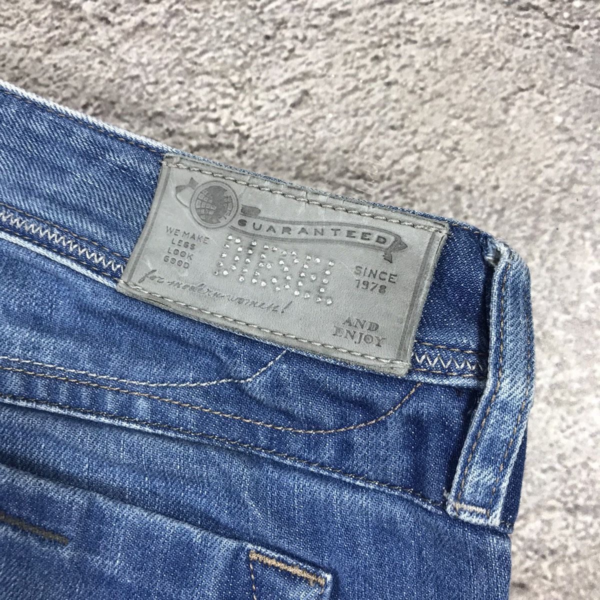 Vintage Vintage Y2K Diesel Distressed Low Rise Baggy Jeans W26 Rave Size US 26 / EU 42 - 8 Thumbnail