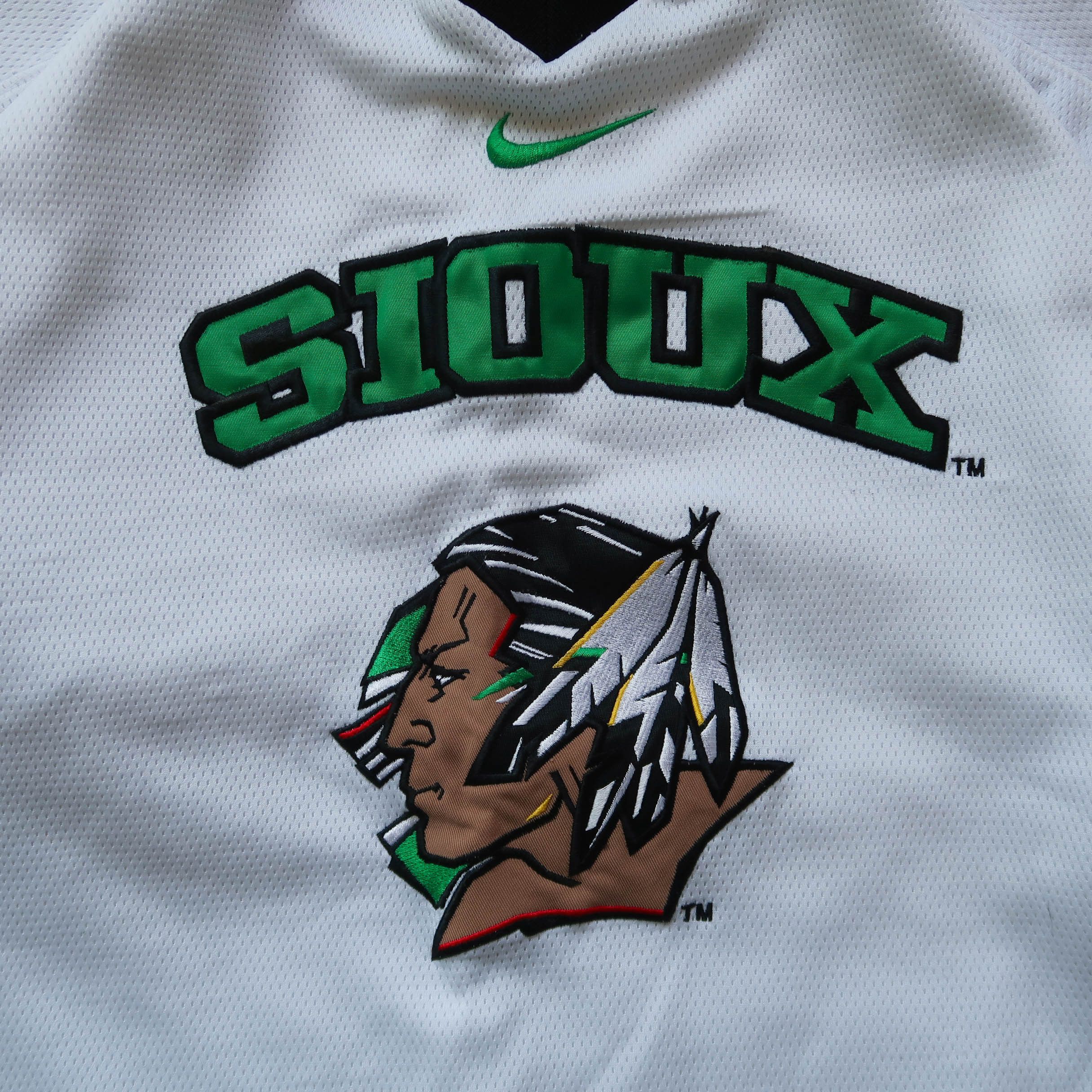 Nike Vintage Nike Bauer Sioux Jersey Size US S / EU 44-46 / 1 - 2 Thumbnail