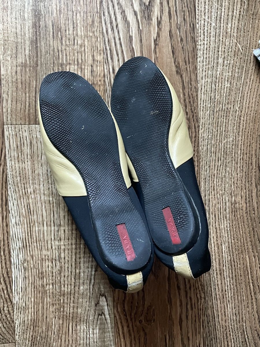 Prada 2000’s Vintage Prada Logo Leather Scrunch Ballet Flats Shoes Size US 7 / IT 37 - 6 Thumbnail