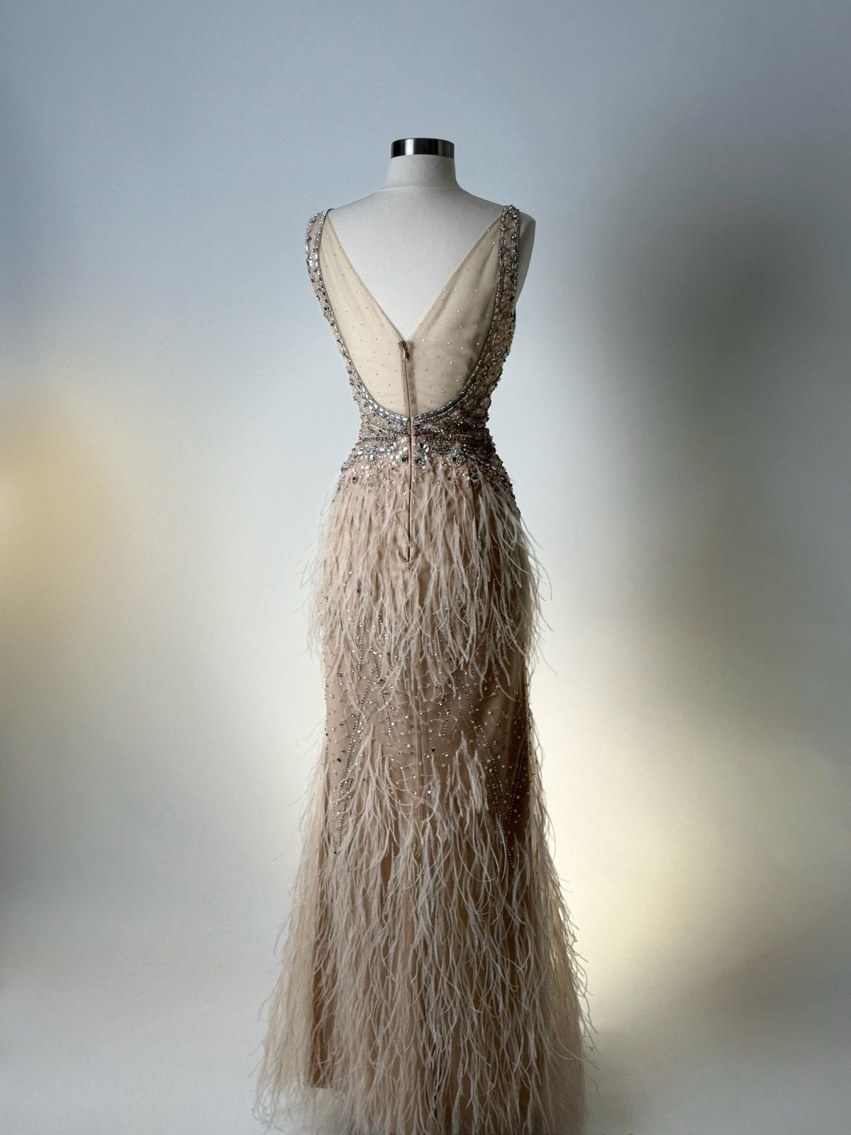 Other Brand New US 10 Jovani Maxi Feather Evening Gown Size L / US 10 / IT 46 - 8 Thumbnail