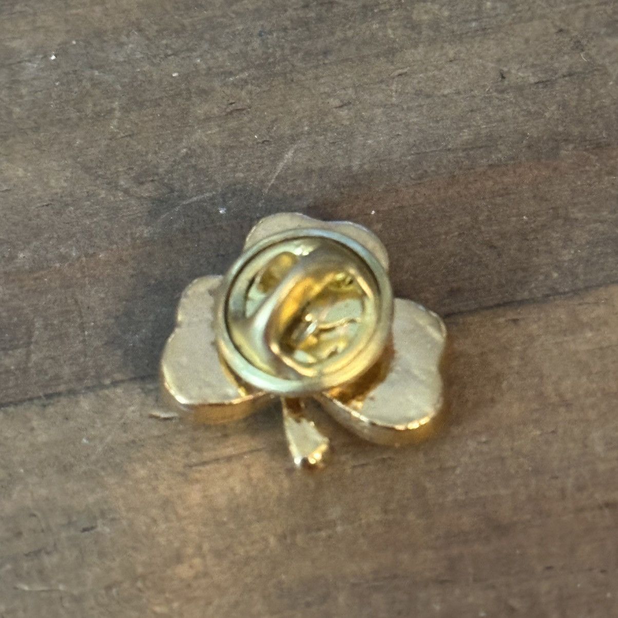Other Gold tone green gemstone shamrock tac pin Size ONE SIZE - 3 Thumbnail
