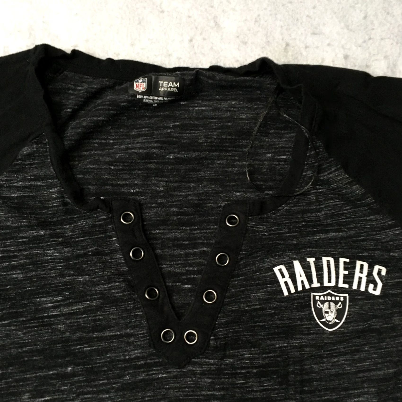 NFL NFL Team Apparel Womens 2XL Short Sleeve V-Neck Athletic Raiders Las Vegas Shirt Size 40" / US 18 - 3 Thumbnail