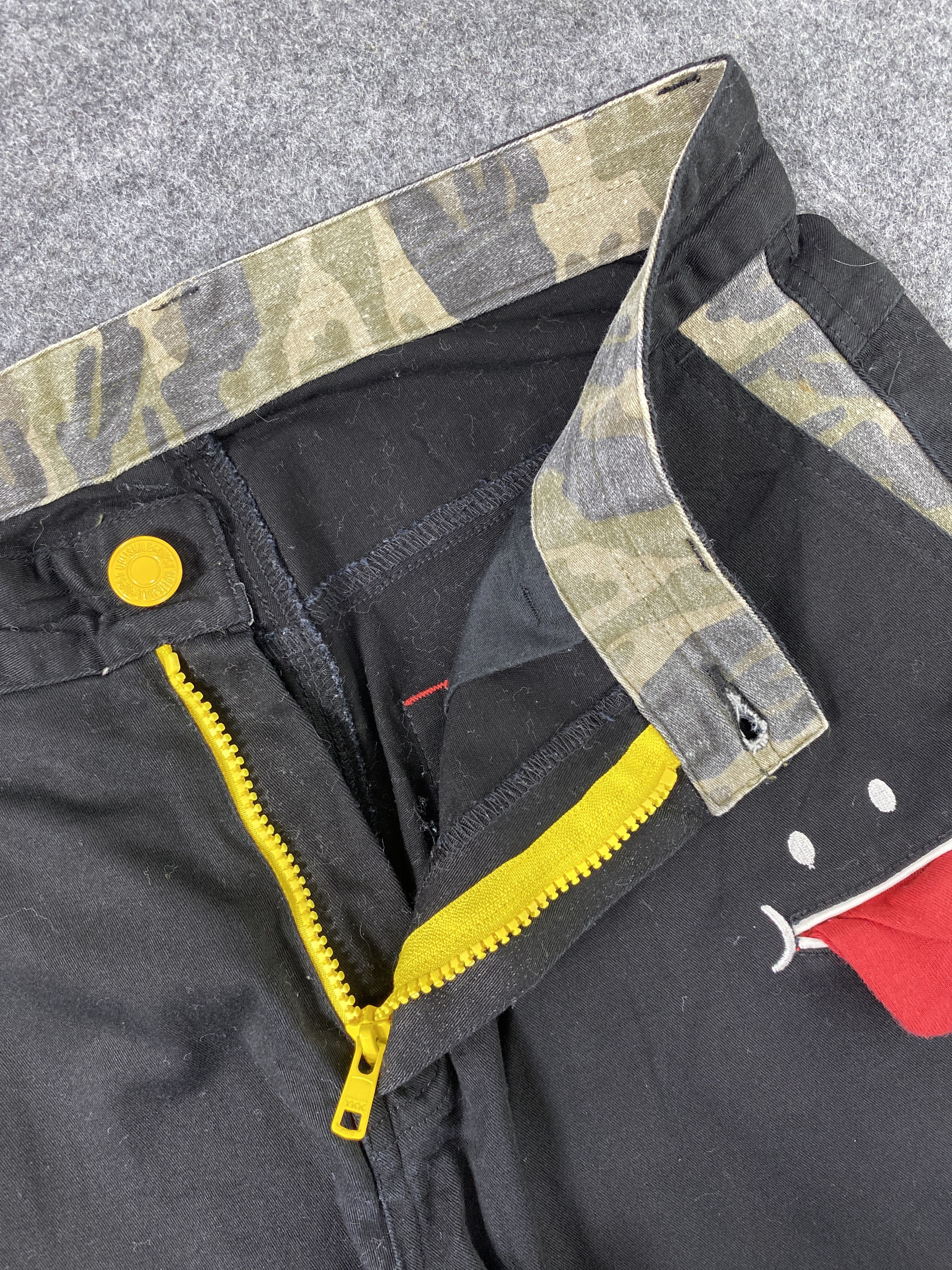 Japanese Brand UP! SMILE MADE IN SMILE 3D Tongue 3 Quarter Shorts -J1109 Size US 31 - 11 Thumbnail