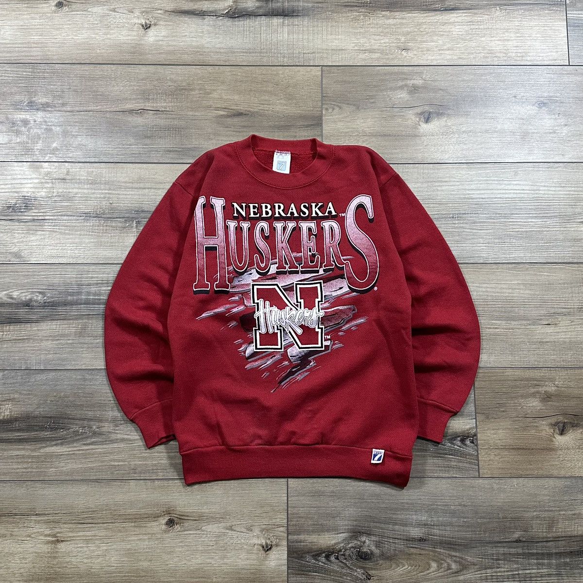 Logo 7 Vintage 90s Logo 7 Nebraska Huskers Spell Out Crewneck Size US S / EU 44-46 / 1 - 1 Thumbnail