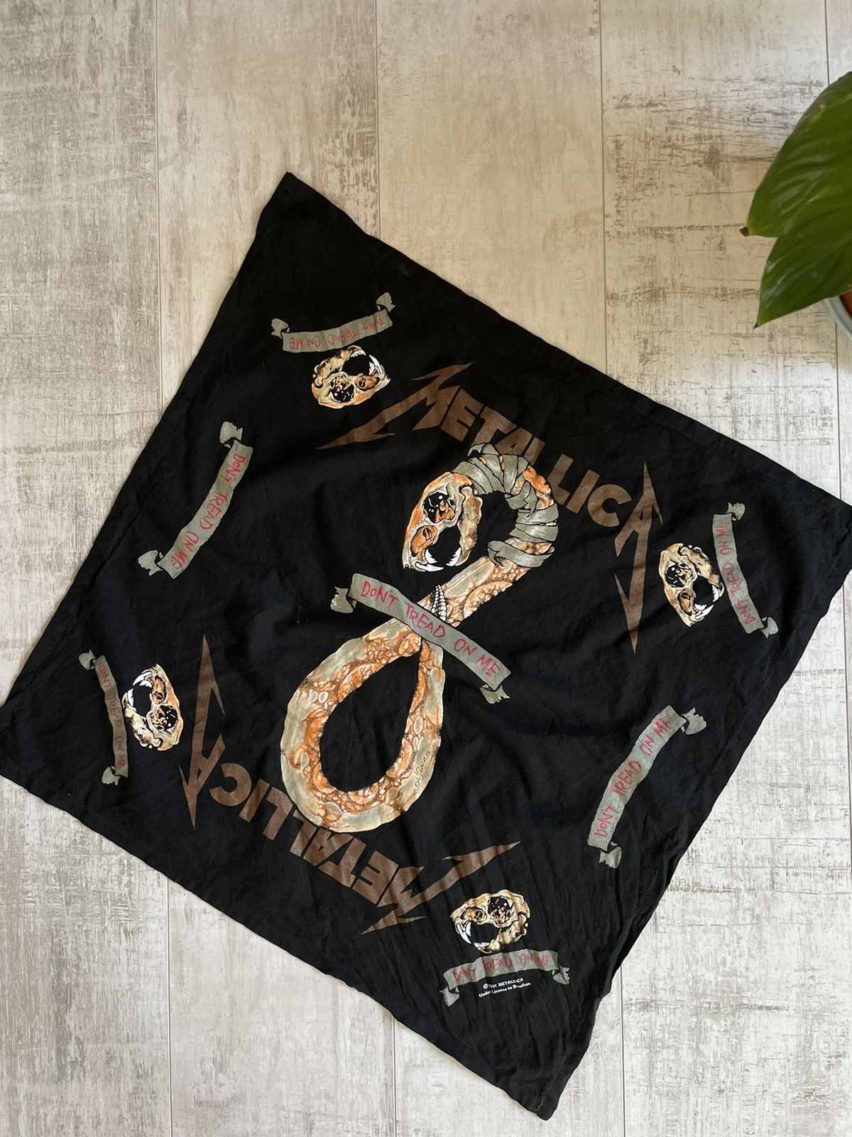 Metallica × Vintage 1991 Metallica Vintage Dont Tread On Me Bandanna Scarf Size ONE SIZE - 2 Thumbnail