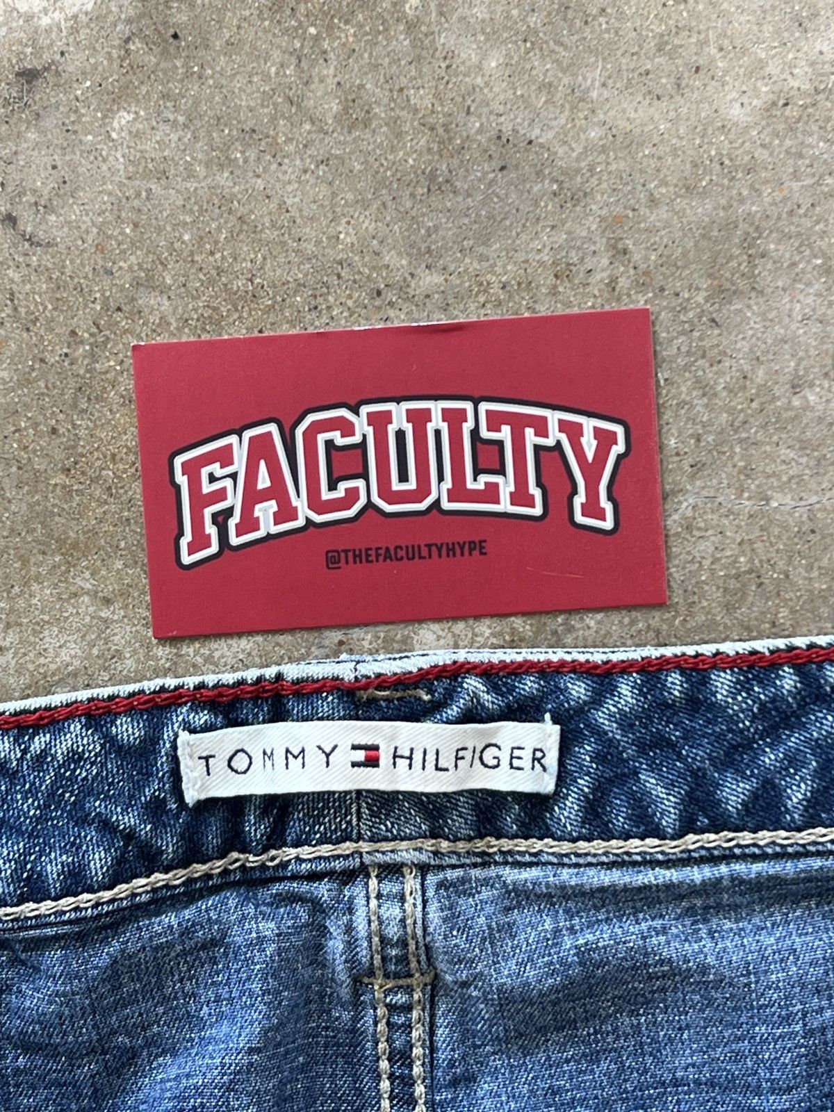 Tommy Hilfiger Tommy Hilfiger Capri Denim Pant 36x23.5 Size US 36 / EU 52 - 3 Thumbnail