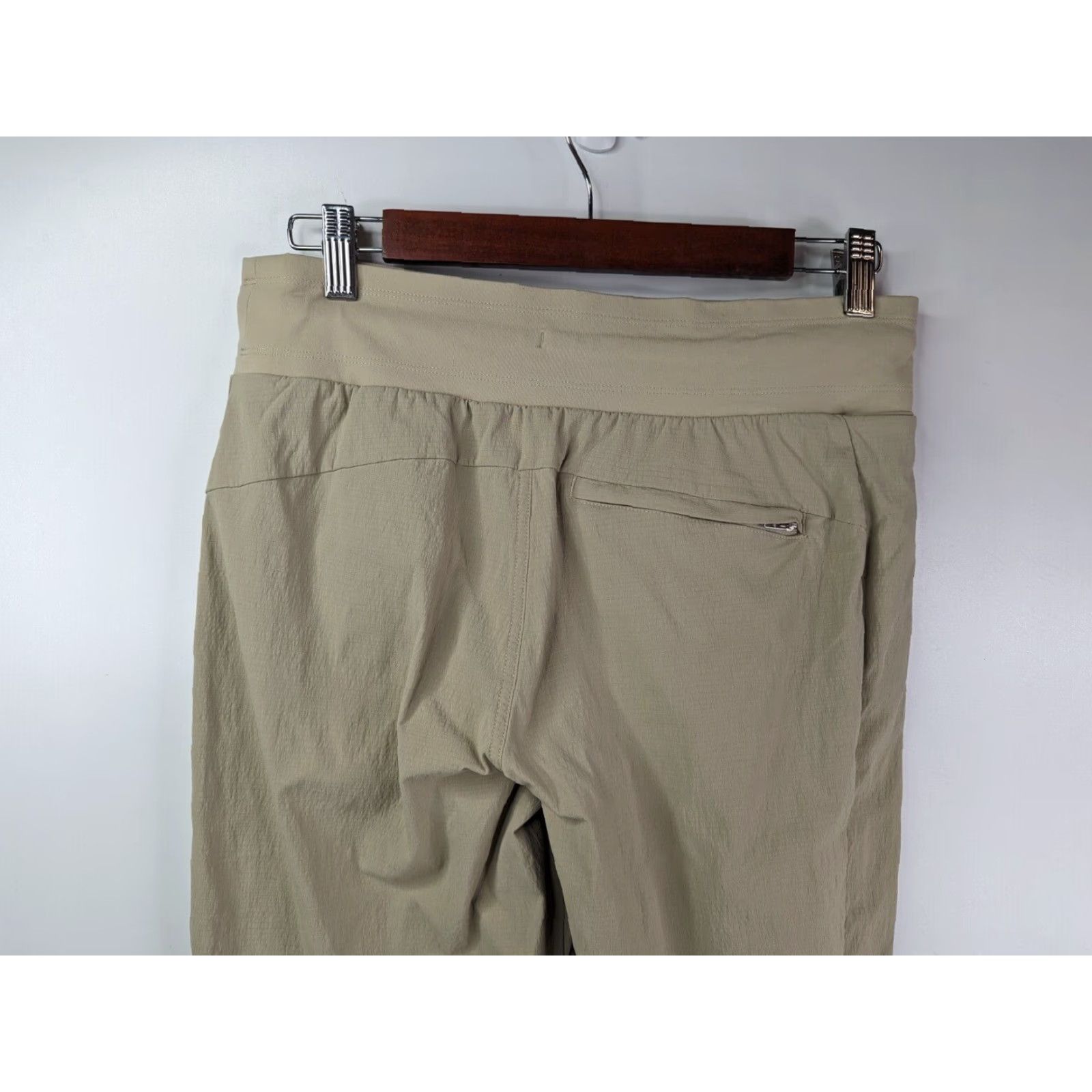 Athleta Athleta Jogger Pant - Trekkie - Women - Size 6 - Beige - Nylon Blend - Drawstring - Activewear Jogger - Regular - Tapered - 405726 - Women’s Size 28" / US 6 / IT 42 - 5 Thumbnail