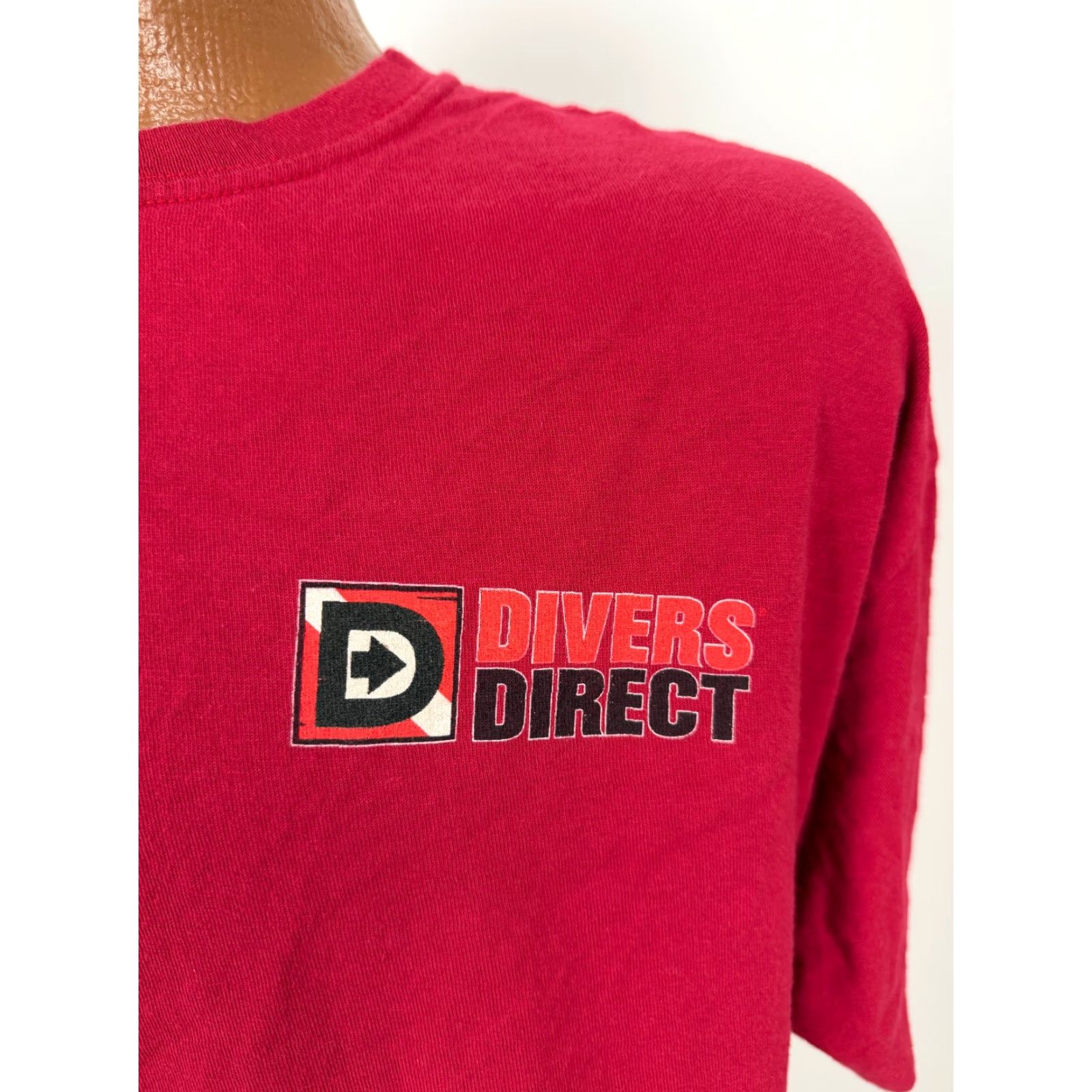 Vintage VINTAGE Divers Direct T-Shirt Mens Large Red Y2K Scuba Diving Shirt Ocean Nautical Fish 2000s Size US L / EU 52-54 / 3 - 3 Thumbnail