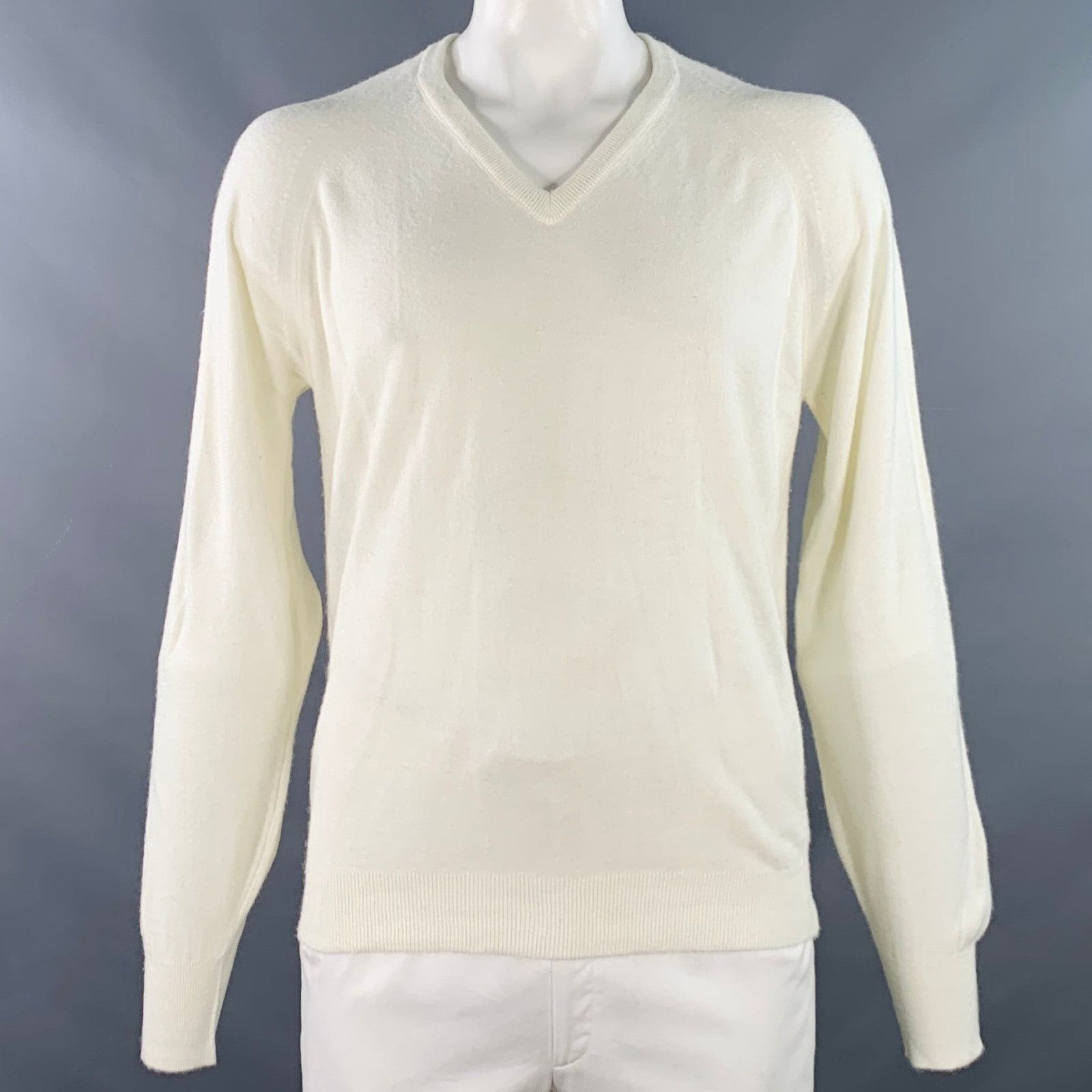 Other I.MAGNIN Size XL Cream Knit Acrylic V-Neck Pullover Size US XL / EU 56 / 4 - 1 Thumbnail