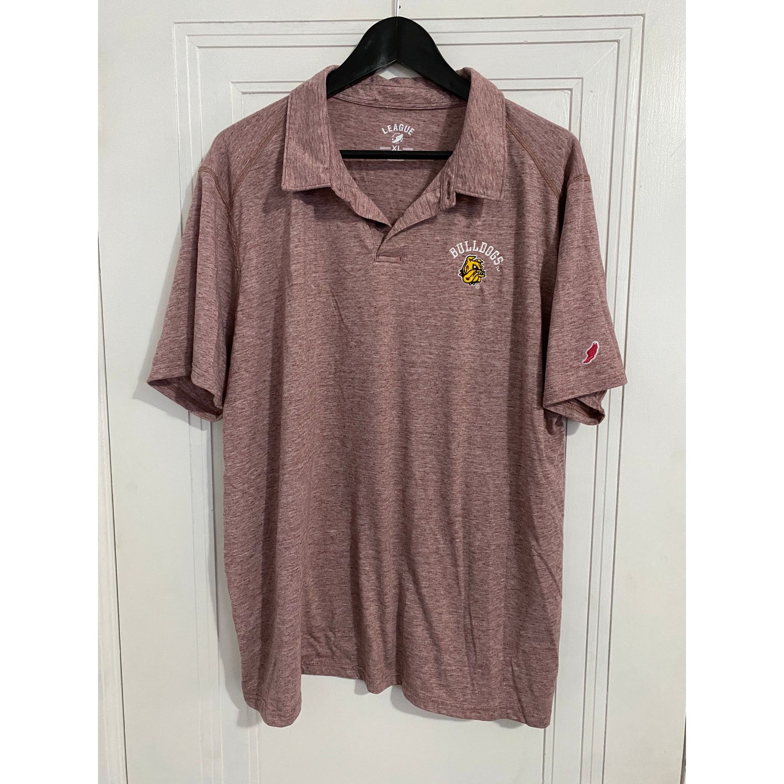 NCAA UMD Bulldogs Dusty Red Golf Polo Men's Size XL Size US XL / EU 56 / 4 - 1 Thumbnail