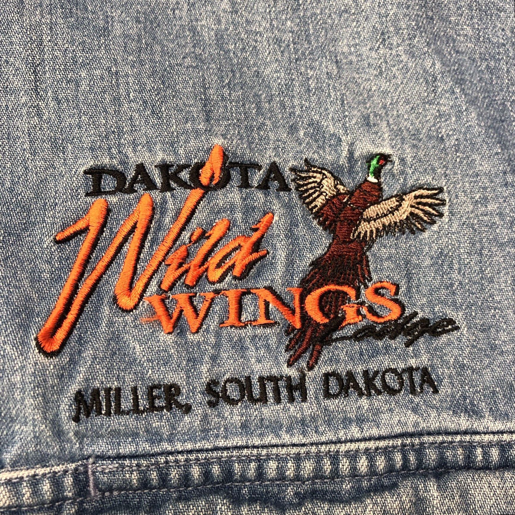 Vintage VINTAGE Cabela's Shirt Mens XL Blue Denim Chambray Pheasant Embroidery South Dakota Button-Down Collar-Style Button-Up Size US XL / EU 56 / 4 - 4 Thumbnail