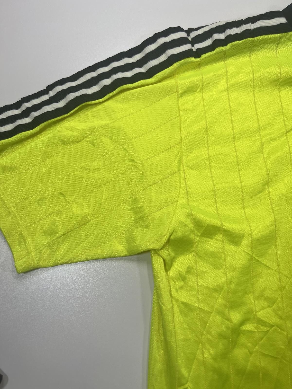 Adidas Adidas Vintage Yellow and Black T-Shirt XL Size US XL / EU 56 / 4 - 4 Thumbnail