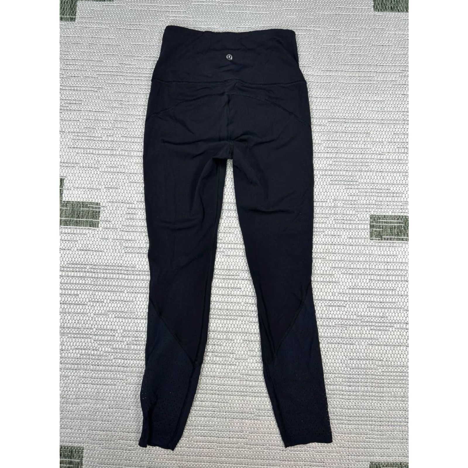 Lululemon Lululemon Leggings Womens 4 Black Logo Mid Rise Athleisure Running Size 27" / US 4 / IT 40 - 2 Thumbnail