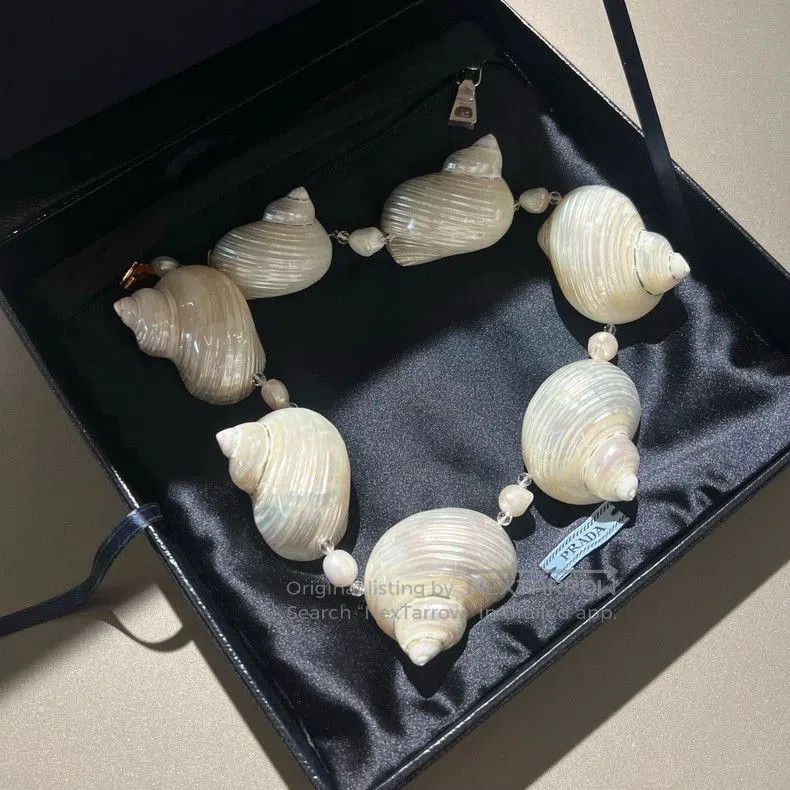 Prada Prada Shell Beaded Necklace. Size ONE SIZE - 1 Thumbnail