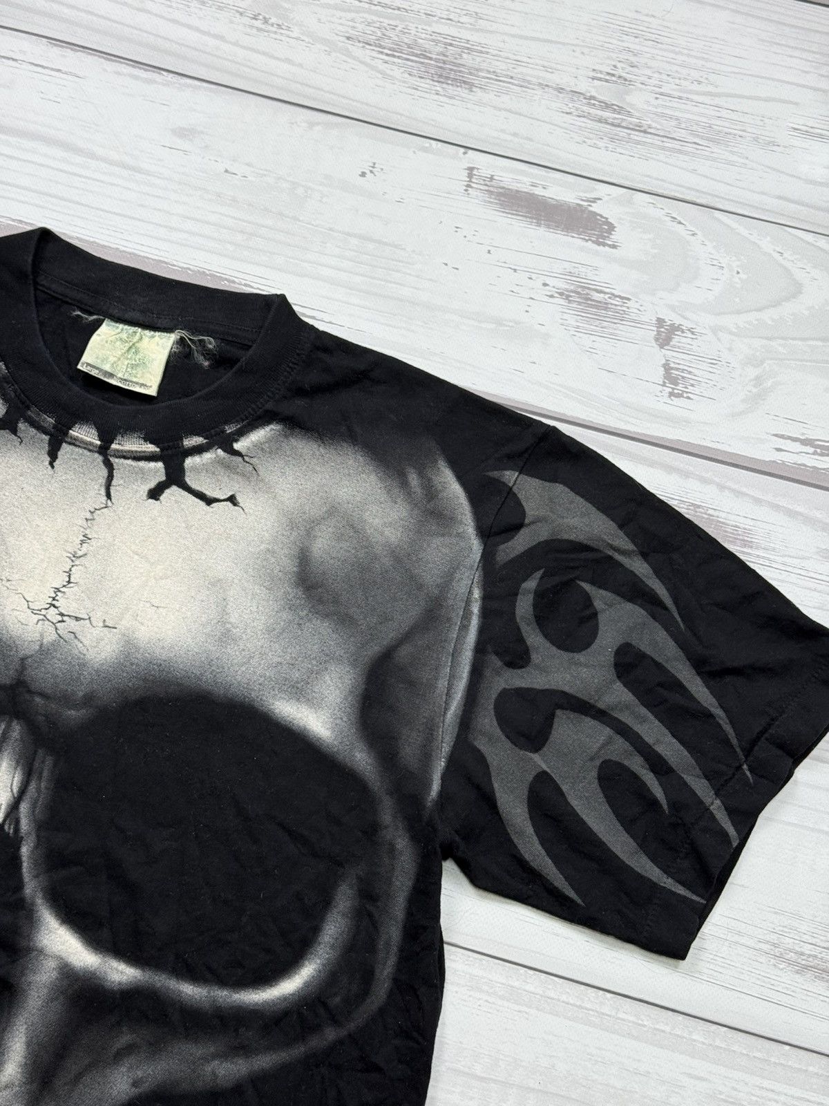 Fruit Of The Loom 90s Skull Tribal T shirt single stich rare jnco affliction Size US L / EU 52-54 / 3 - 4 Thumbnail