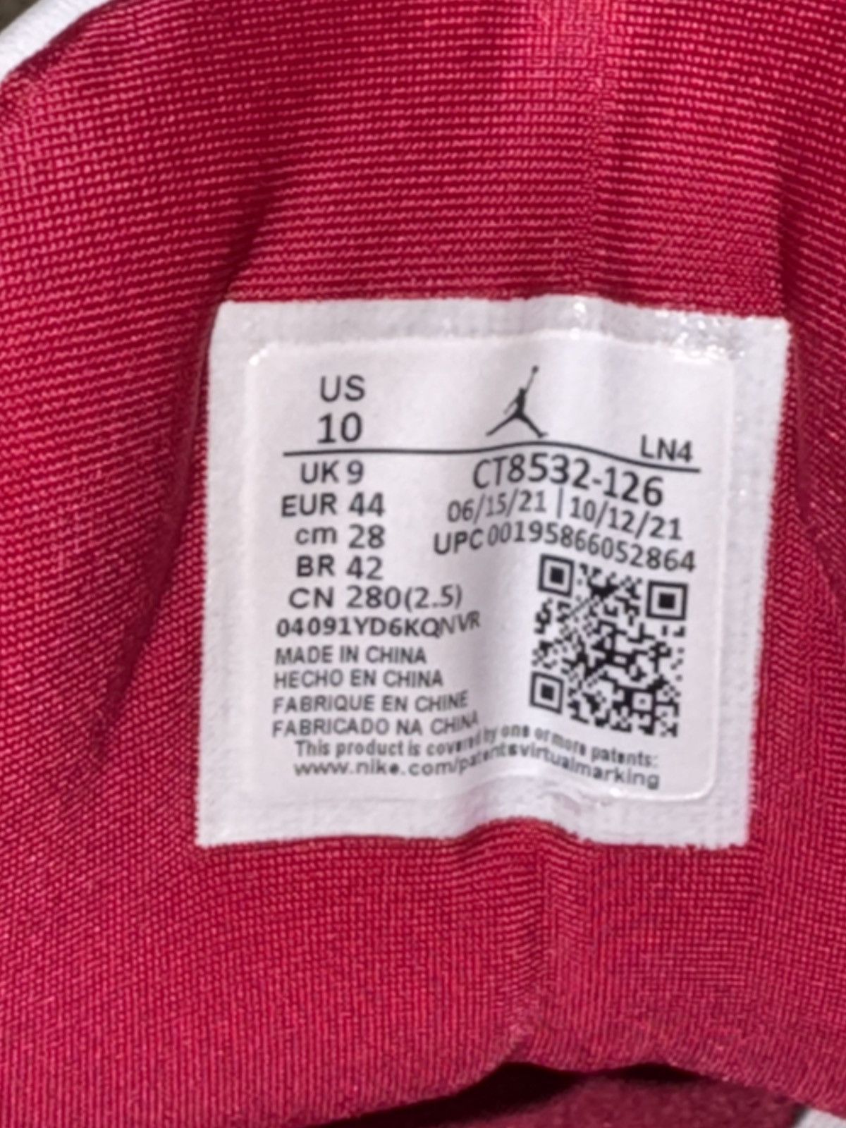 Nike Jordan 3 Cardinal Size US 10 / EU 43 - 2 Thumbnail
