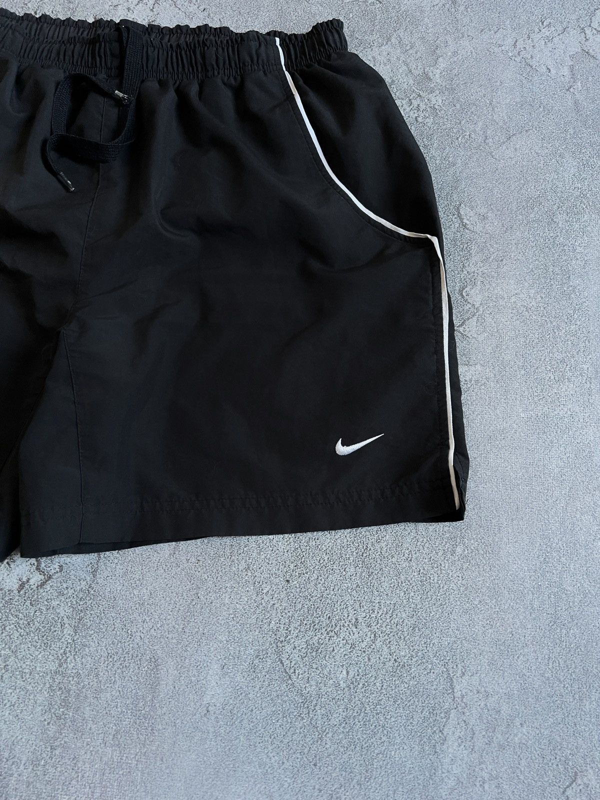 Nike Vintage Nike Tennis Nylon Shorts Small Swoosh Logo Size L Size US 40 / EU 56 - 2 Thumbnail