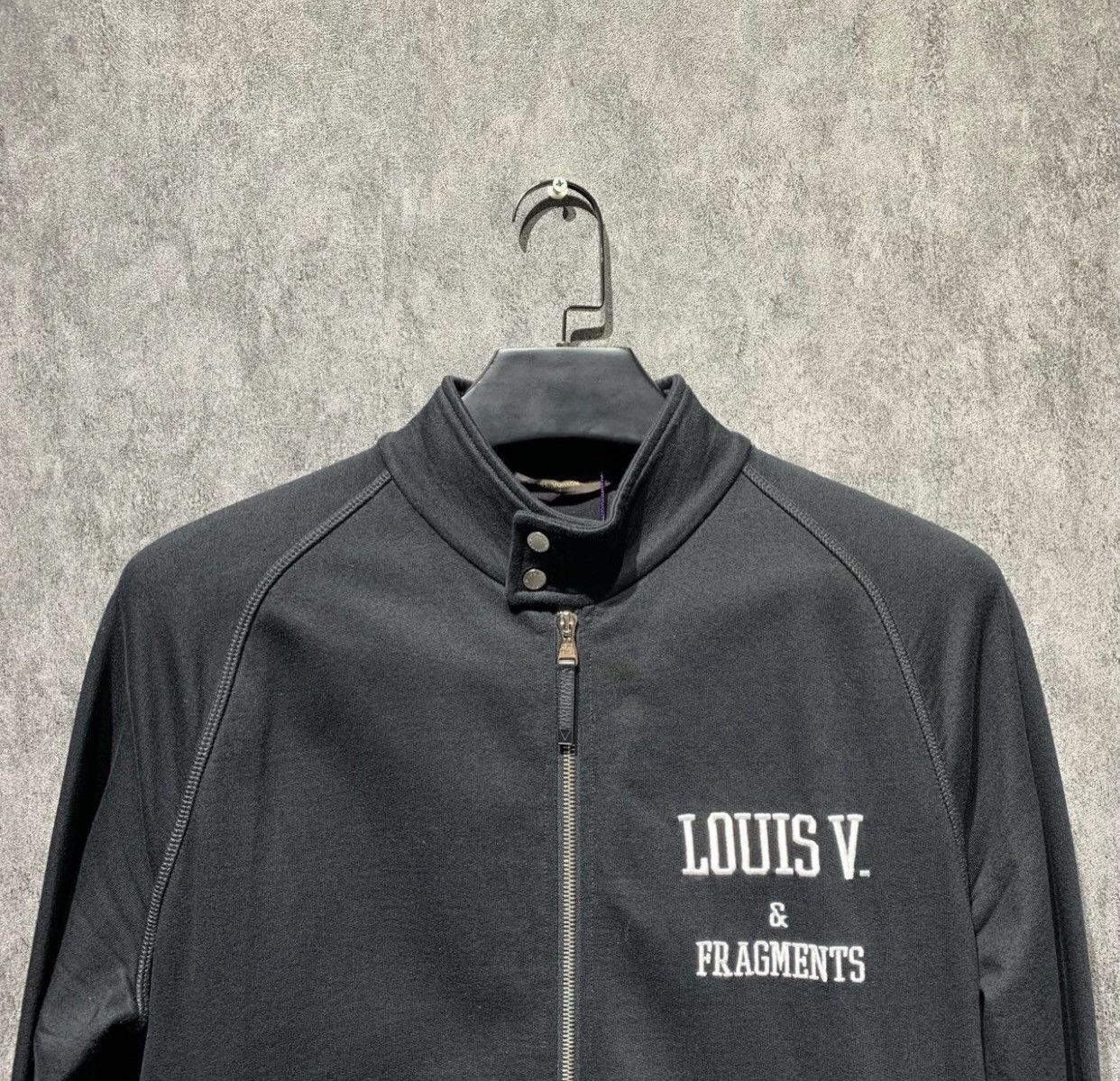 Louis Vuitton LOUIS VUITTON Fujiwara Hiroshi co embroidered zipper jacket Size US L / EU 52-54 / 3 - 3 Thumbnail