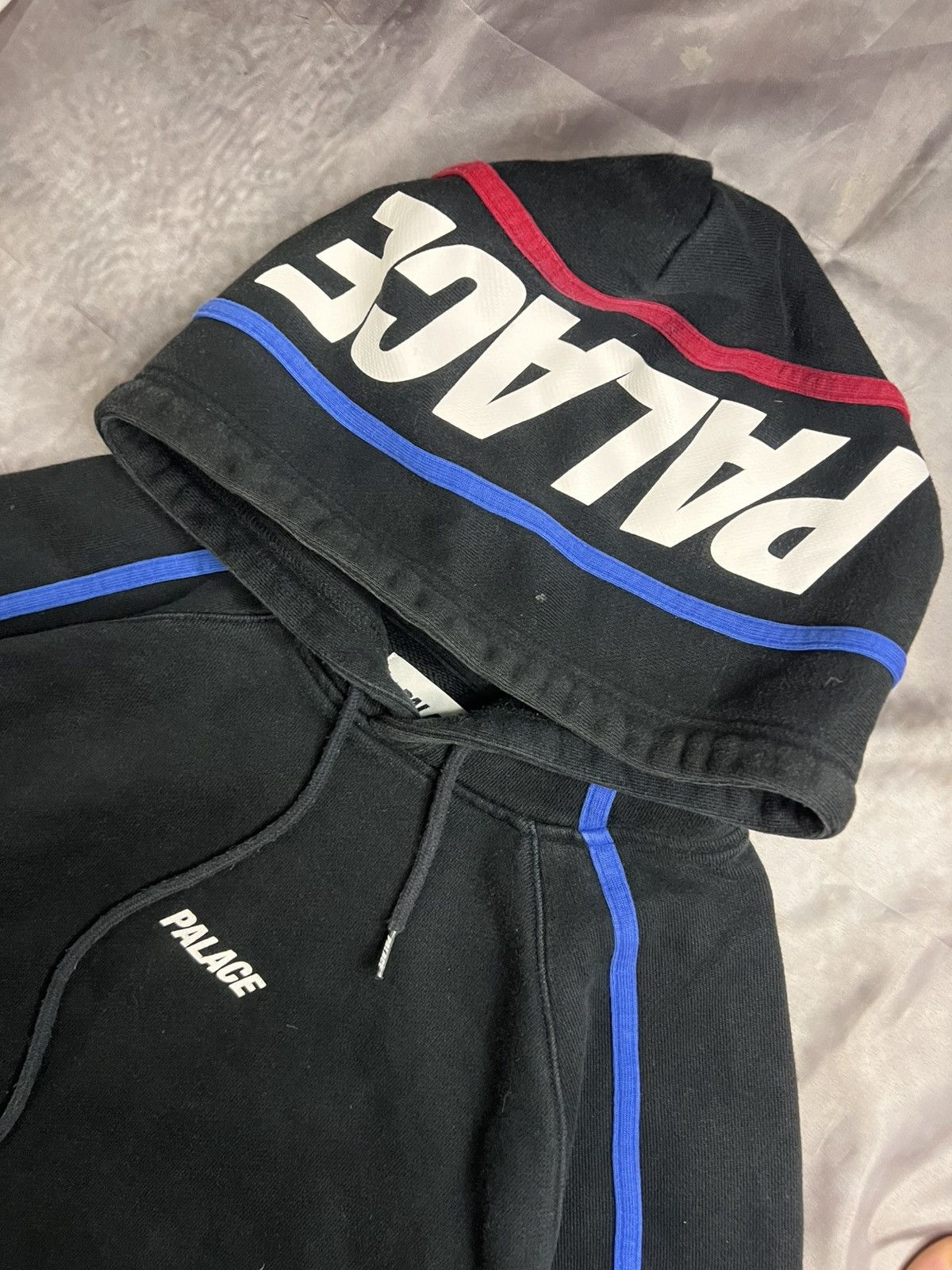 Palace Palace S-Line Hood Size US L / EU 52-54 / 3 - 4 Thumbnail