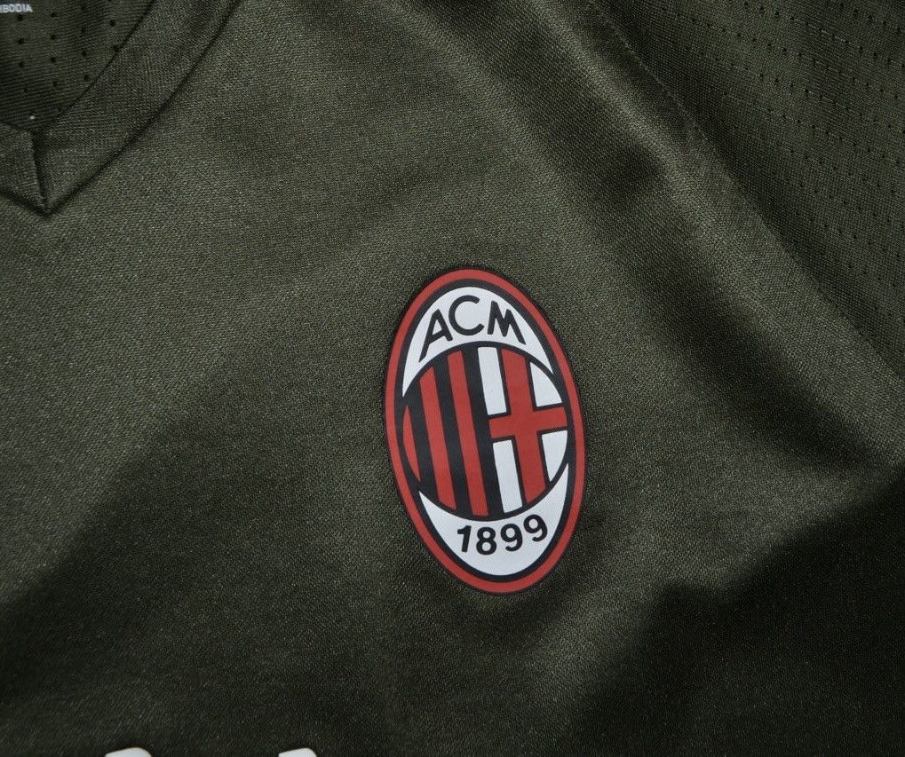 Nike FC MILAN ADIDAS 2016/2017 FOOTBALL SOCCER JERSEY SIZE S Size US S / EU 44-46 / 1 - 7 Thumbnail