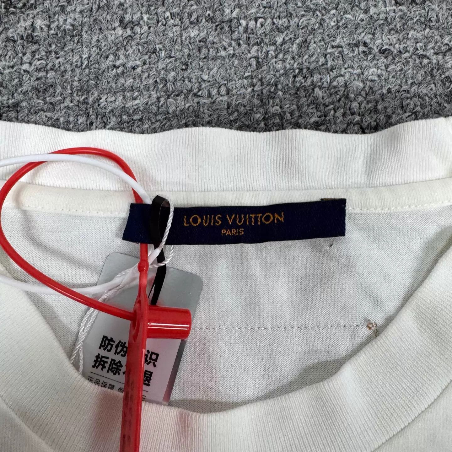 Louis Vuitton LV Balloon Swing Parachute Print Crew SS Tee L Size L / US 10 / IT 46 - 5 Thumbnail