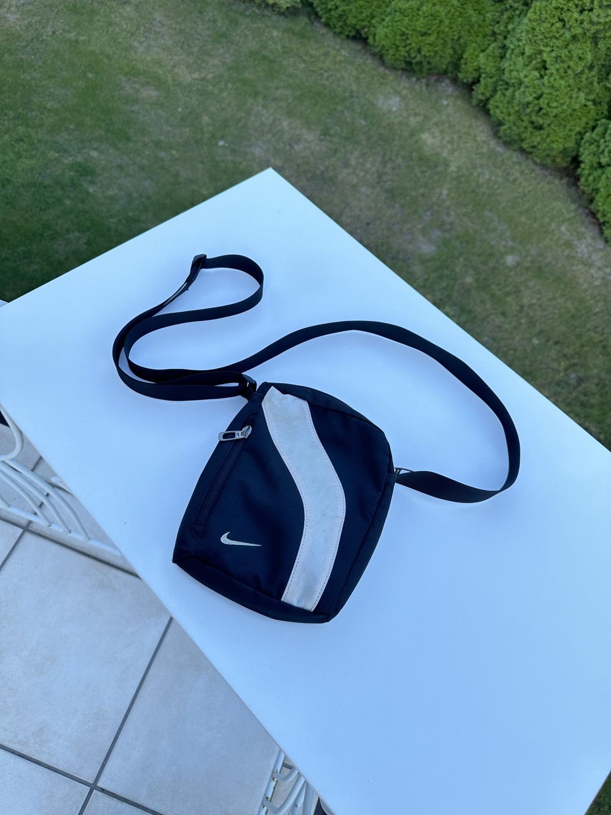 Nike Vintage y2k Nike crossbody bag Size ONE SIZE - 1 Thumbnail