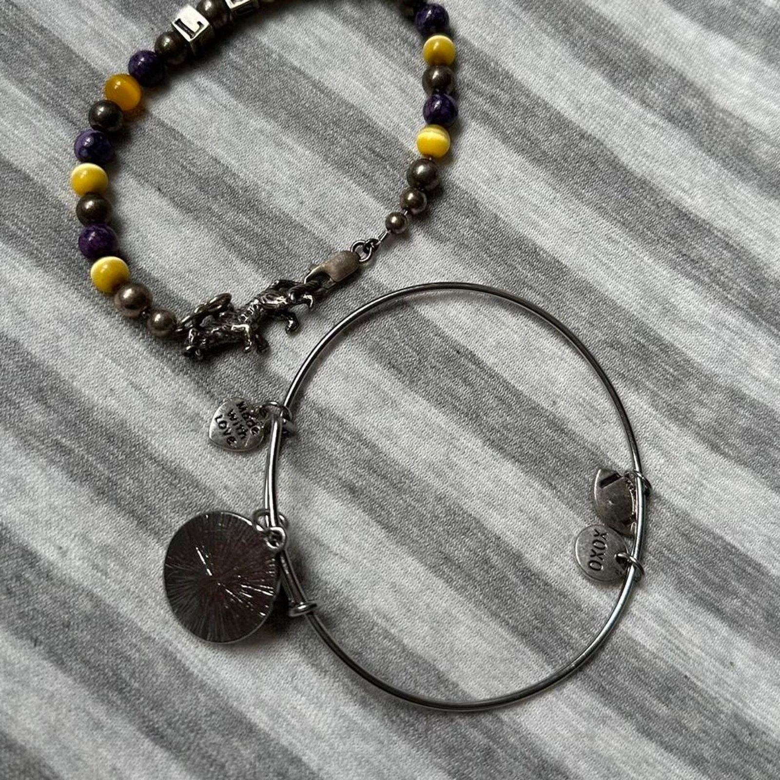 Jewelry × Vintage Super cute vintage 00s lsu bracelet Size ONE SIZE - 8 Thumbnail