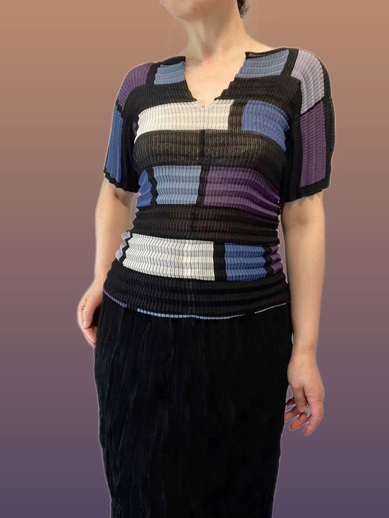 Issey Miyake Issey Miyake Geometric color block top Size M / US 6-8 / IT 42-44 - 1 Thumbnail