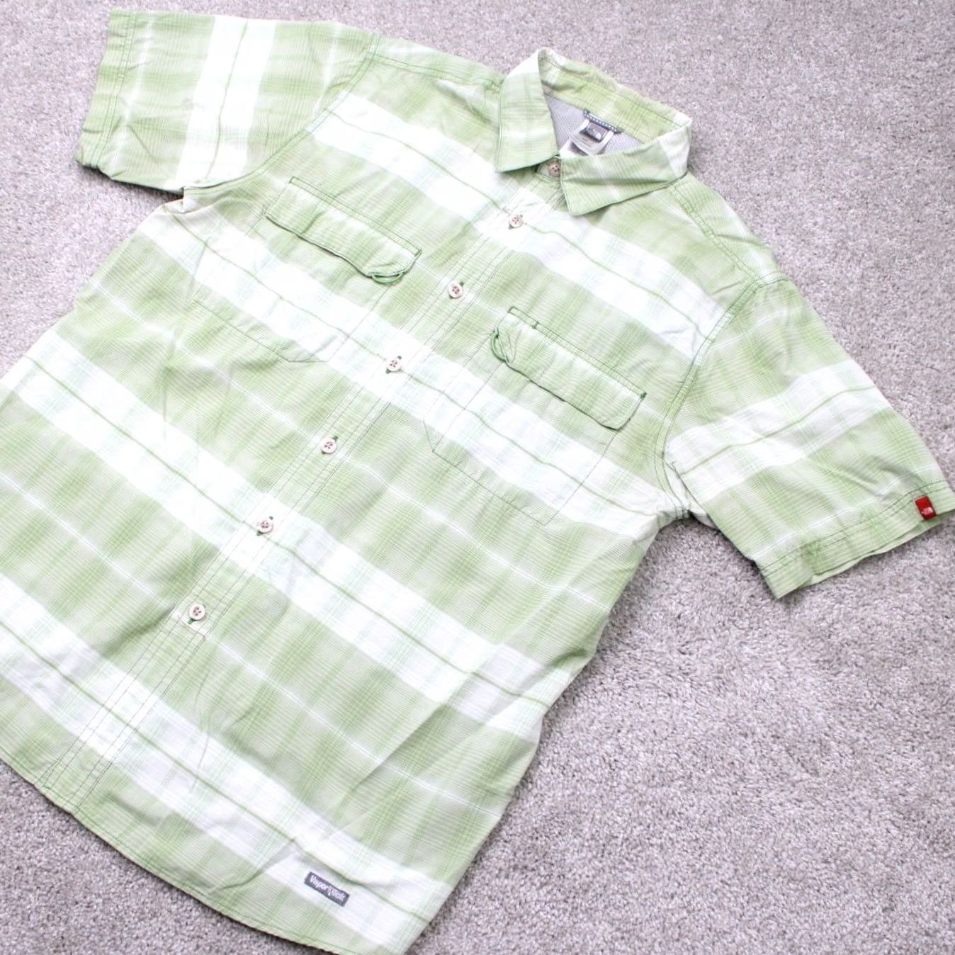 The North Face The North Face Shirt Mens Medium Green Vapor 100% Nylon Short Sleeve Button-Up Size US M / EU 48-50 / 2 - 4 Thumbnail