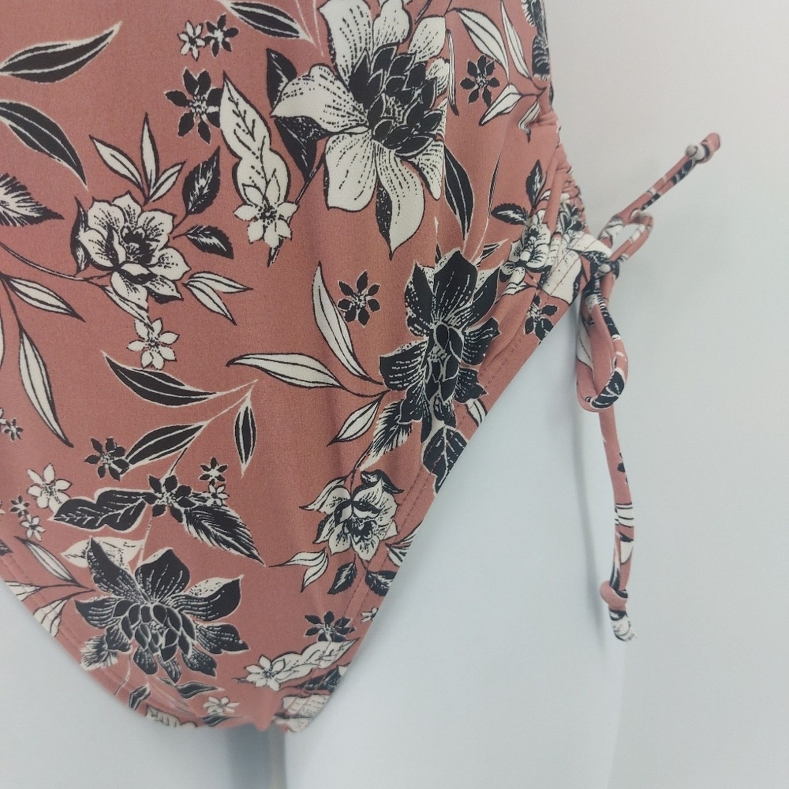 Other Kona Sol Women's Swimsuit Halter Top Floral Mauve Black Sz S Size S / US 4 / IT 40 - 7 Thumbnail