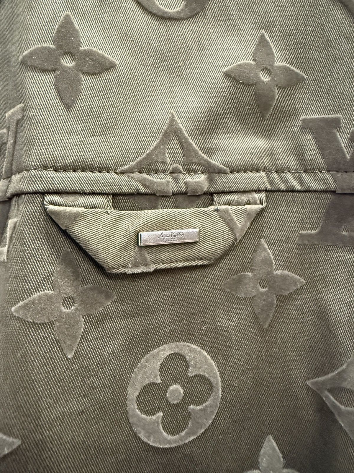 Louis Vuitton Louis Vuitton Olive Monogram Overshirt Size US M / EU 48-50 / 2 - 5 Thumbnail