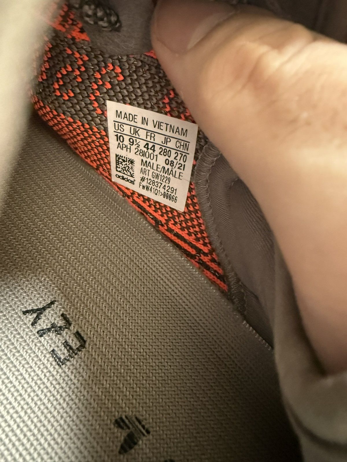 Adidas Yeezy 350 boost beluga sz 10 Size US 10 / EU 43 - 6 Thumbnail