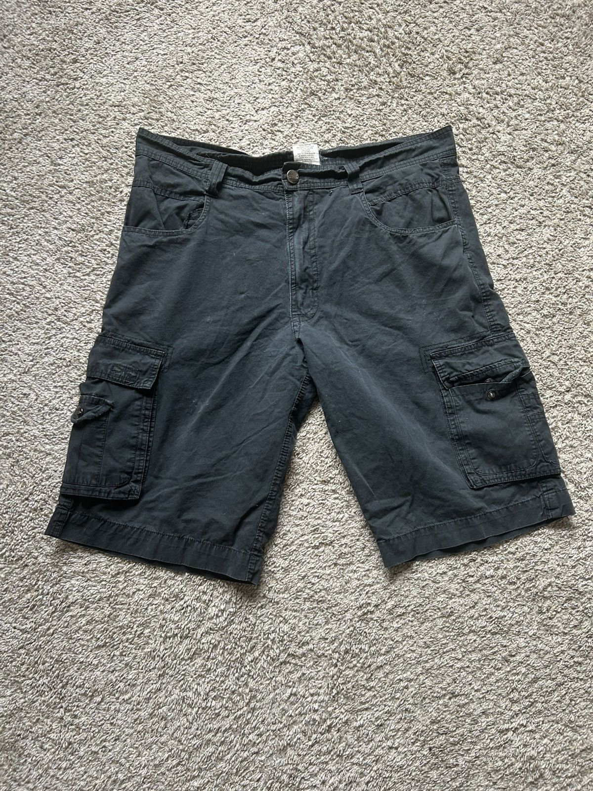 Other Thrifted black cargo shorts Size US 34 / EU 50 - 1 Thumbnail