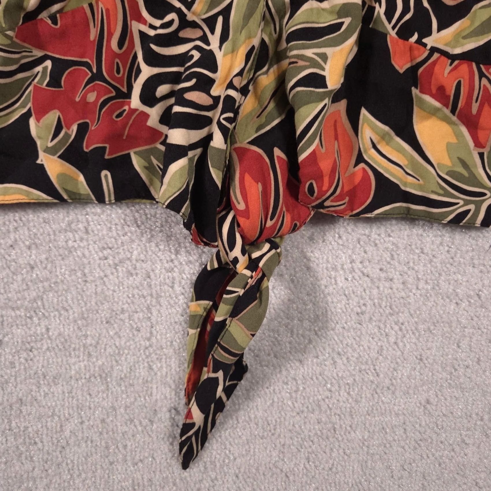 Panama Jack Panama Jack Shirt Womens Small Multicolor Floral Tie Front Hawaiian Cropped Top Size S / US 4 / IT 40 - 4 Thumbnail