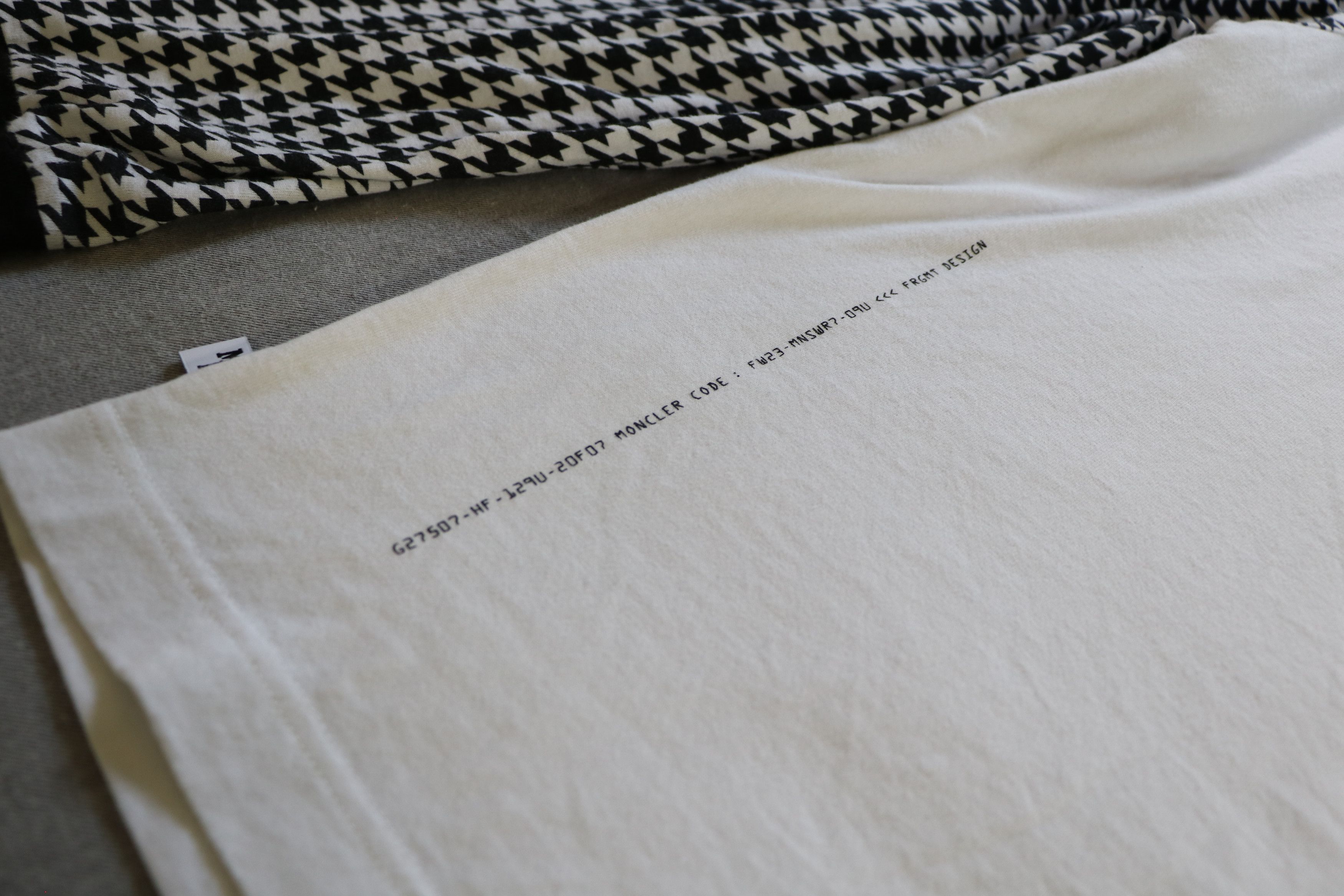 Fragment Design × Moncler 7 Moncler FRGMT Hiroshi Fujiwara Black & White Long Sleeve Size US XL / EU 56 / 4 - 2 Thumbnail