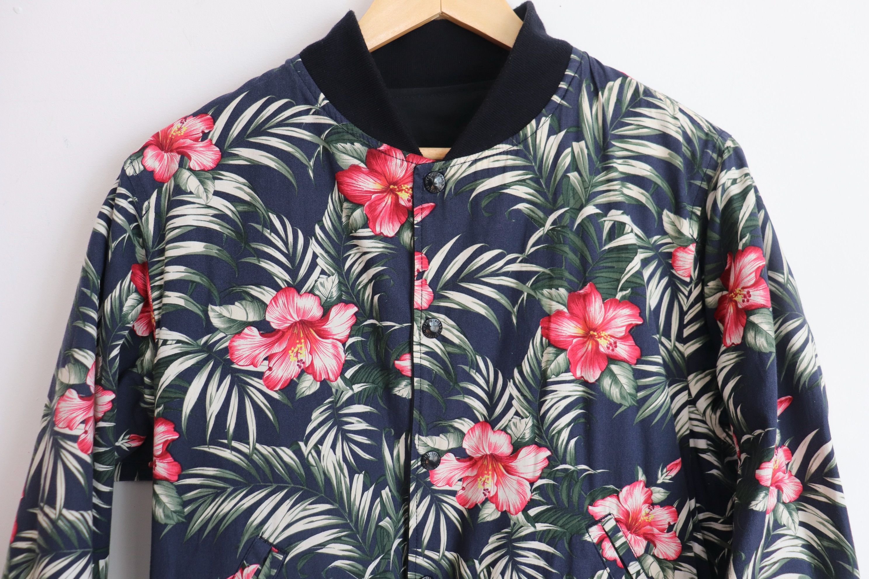 Wtaps WTAPS Reversible Floral Team Bomber Jacket Navy Men's JP M Size US M / EU 48-50 / 2 - 7 Thumbnail