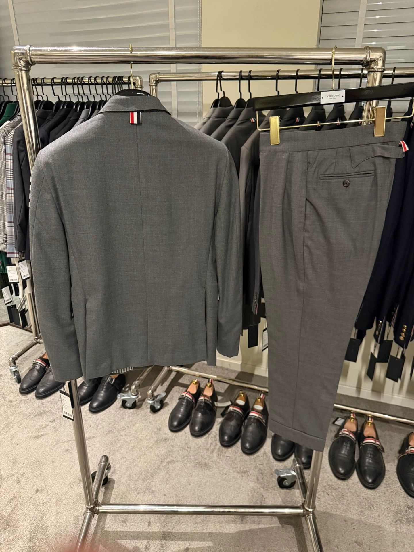 Thom Browne Thom Browne Classic Suit Mid-Gray Size0 Size US XS / EU 42 / 0 - 2 Thumbnail