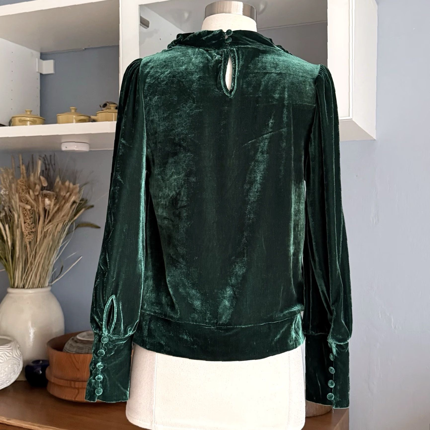 Anthropologie Anthropologie BTFL Life Green Velvet Cowl Neck Top XS Balloon Sleeves Size XS / US 0-2 / IT 36-38 - 7 Thumbnail