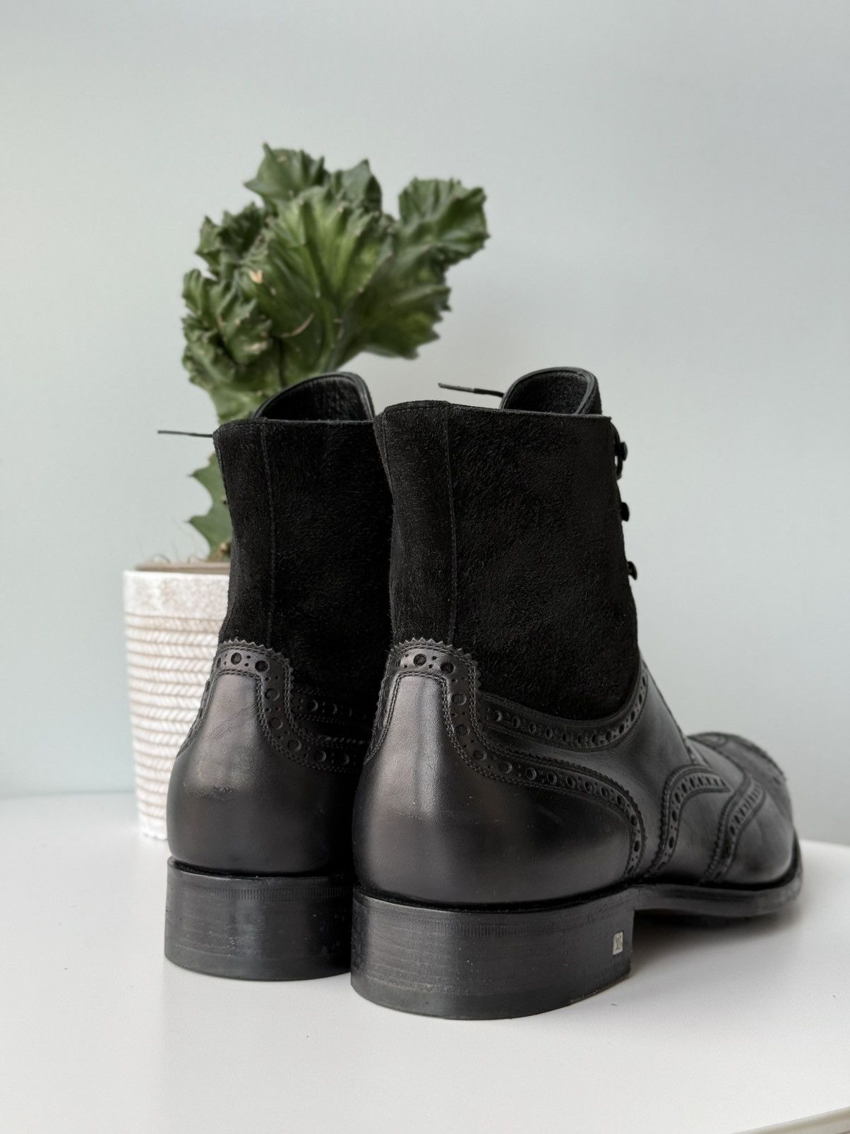 Louis Vuitton Louis Vuitton Brogue Oxford Ankle Boot Higt Leather / Suede Size US 11 / EU 44 - 4 Thumbnail