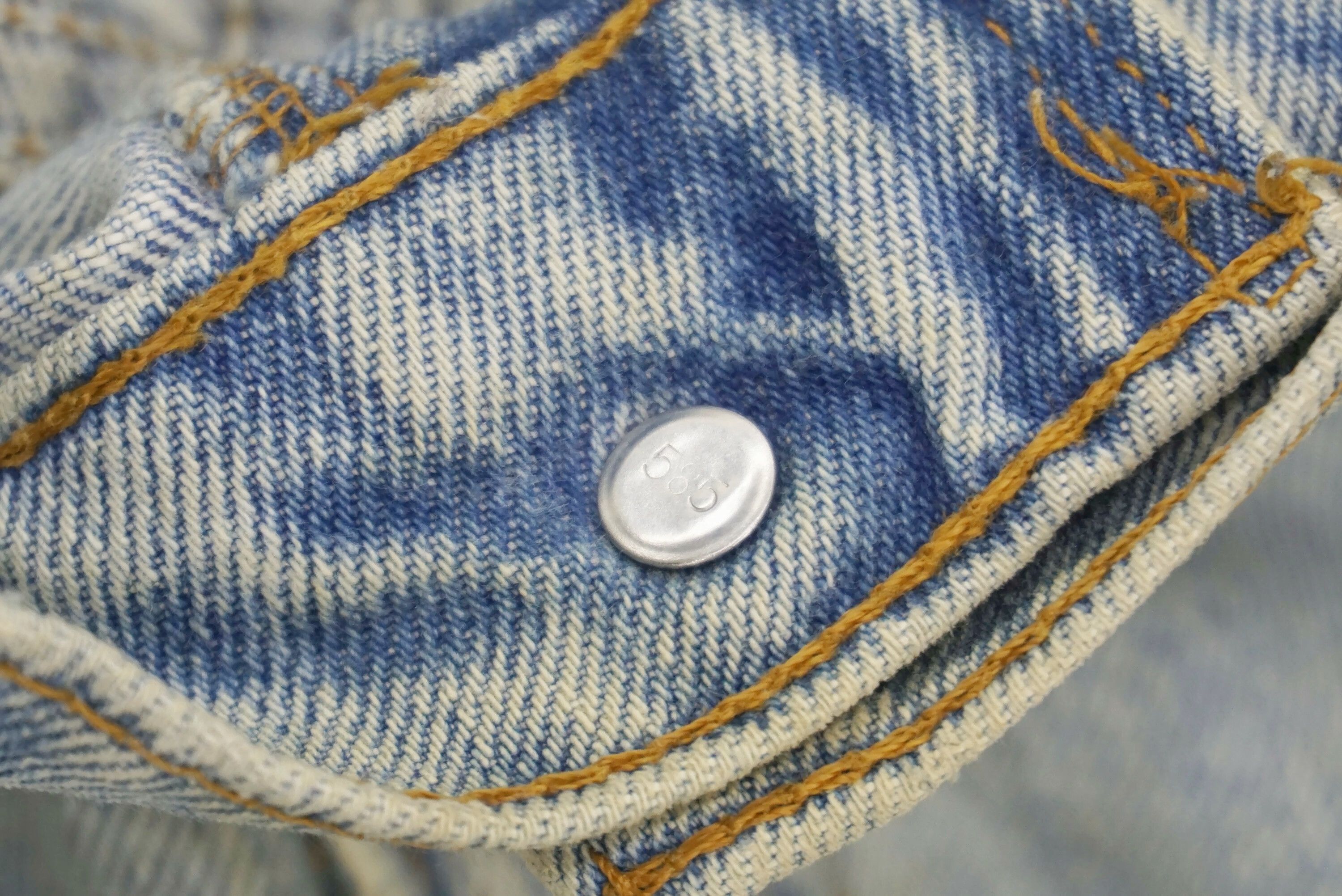 Levi's Vintage Levi's 550 Orange Tab Jeans Size W30xL31 Light Wash Size US 29 - 12 Thumbnail