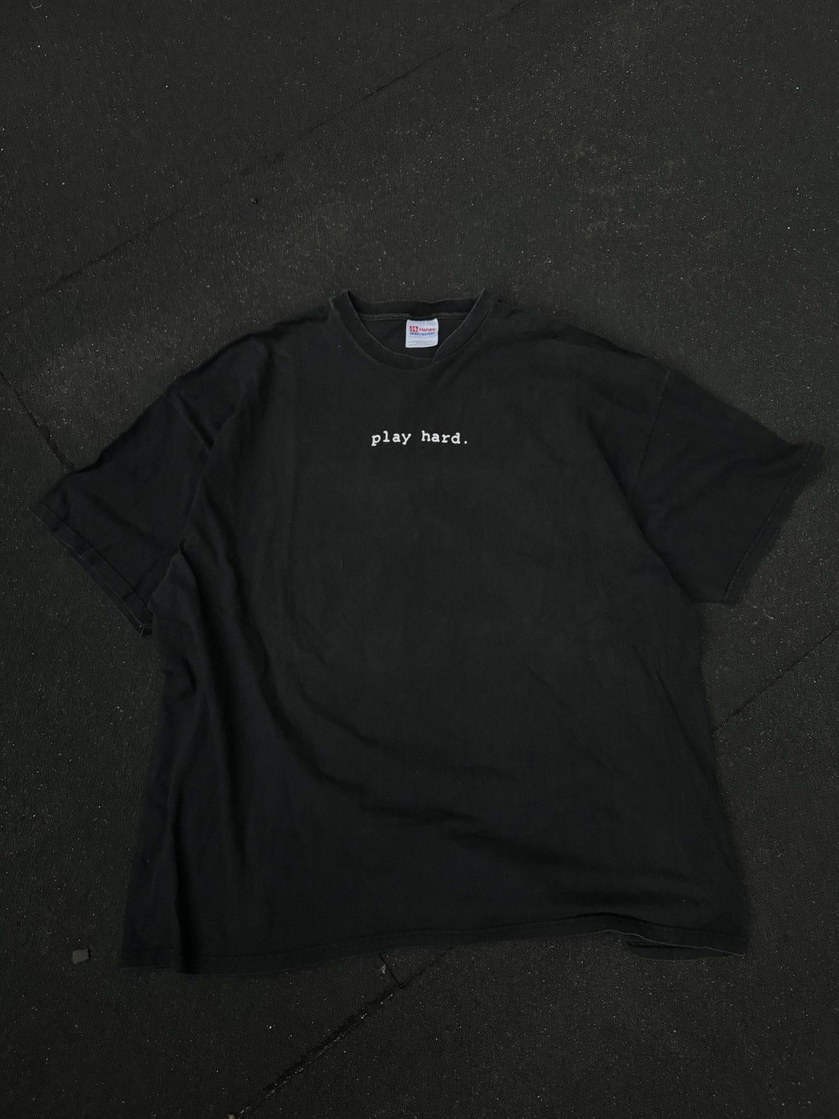 Hanes × Vintage Vintage Play Hard Hanes Tee Size US XXL / EU 58 / 5 - 3 Thumbnail