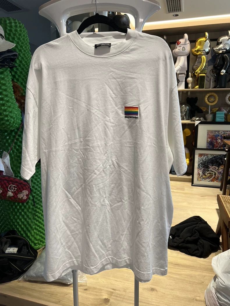 Balenciaga Balenciaga White Rainbow Short Sleeve Size XS New with Tag Size US XS / EU 42 / 0 - 1 Thumbnail