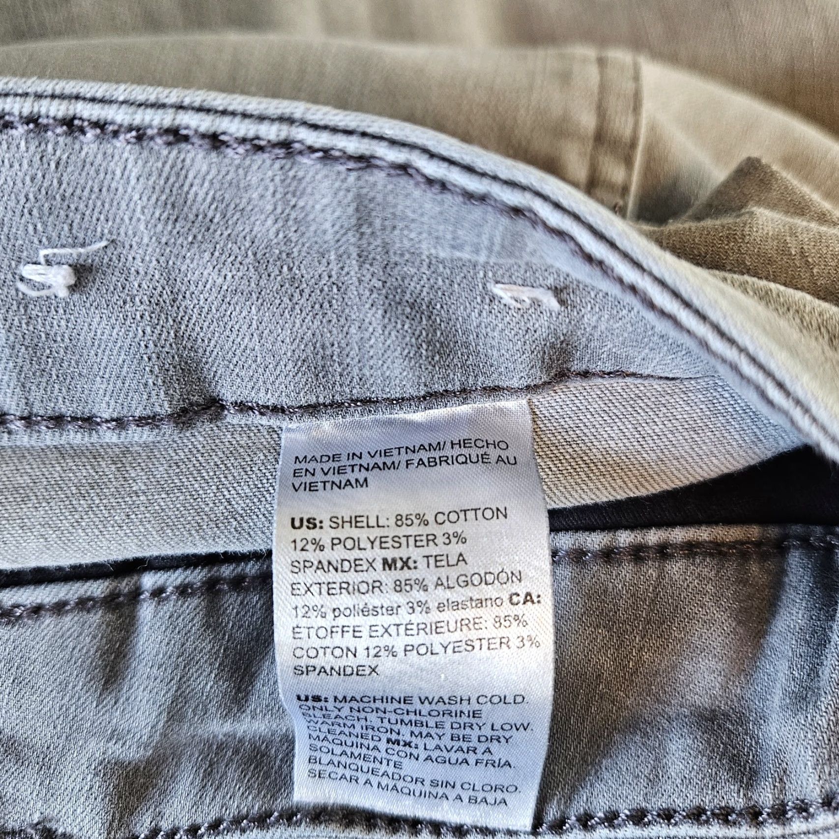Vintage Chico's Womens Jeans Ankle 12 Gray High Rise Slimming Girlfriend So Slimming Chicos Womens Jeans Size 12 Gray Ankle Size 34" / US 12 / IT 48 - 6 Thumbnail