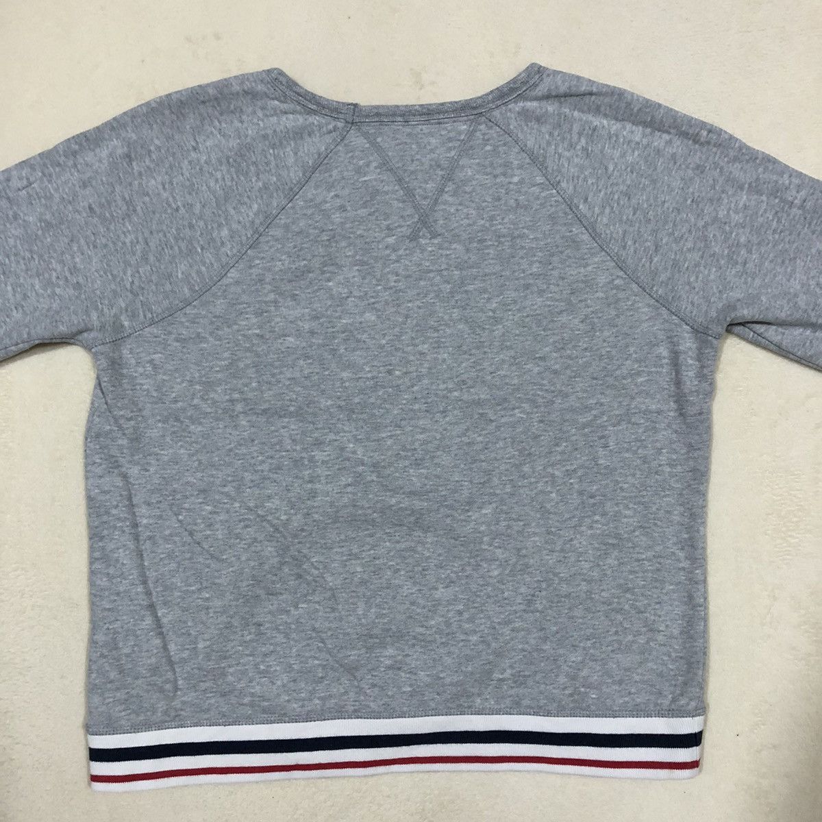 Japanese Brand × Tommy Hilfiger TOMMY HILFIGER Small Embroidered Logo Sweatshirt Size S / US 4 / IT 40 - 6 Thumbnail