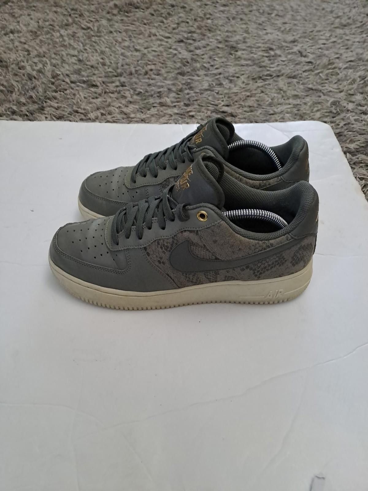 Nike Nike Air Force 1 '07 LV8 Green Snake Dark Stucco River 8 UK Size US 9 / EU 42 - 1 Thumbnail