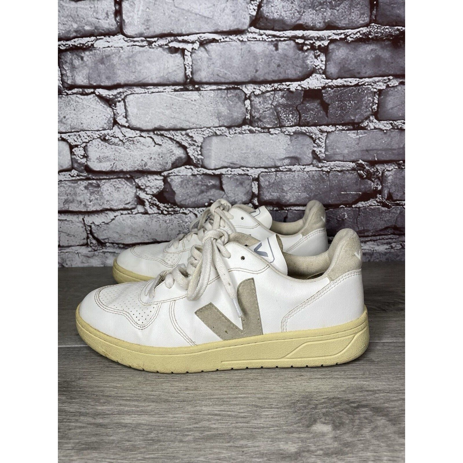 Veja L27 Veja V-12 White Leather Beige Low Top Lace Up Sneakers W Size US 9 / IT 39 - 13 Thumbnail