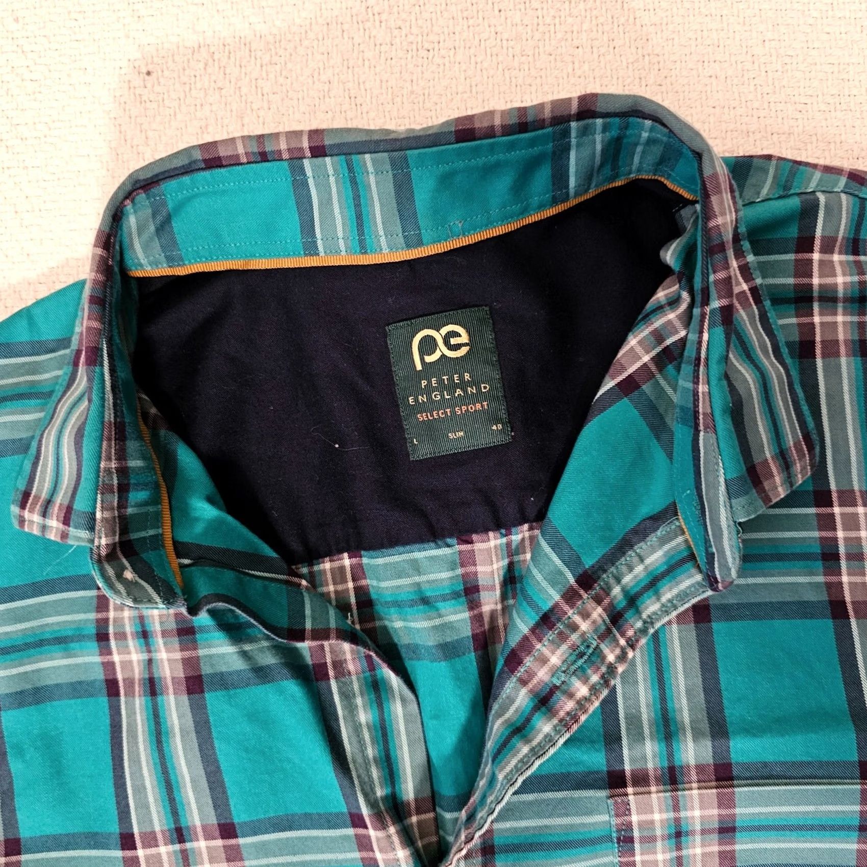 Vintage Peter England Shirt Button-Up Size L Blue Plaid Long Sleeve Button Front Casual Retro Mens Newsletters Size US L / EU 52-54 / 3 - 2 Thumbnail