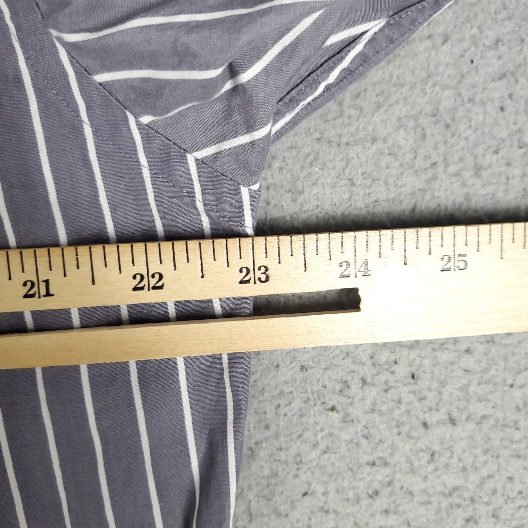 Tommy Hilfiger Tommy Hilfiger Dress Shirt Size 16 Gray Striped Button-Down Regular Fit Men’s Size US L / EU 52-54 / 3 - 7 Thumbnail