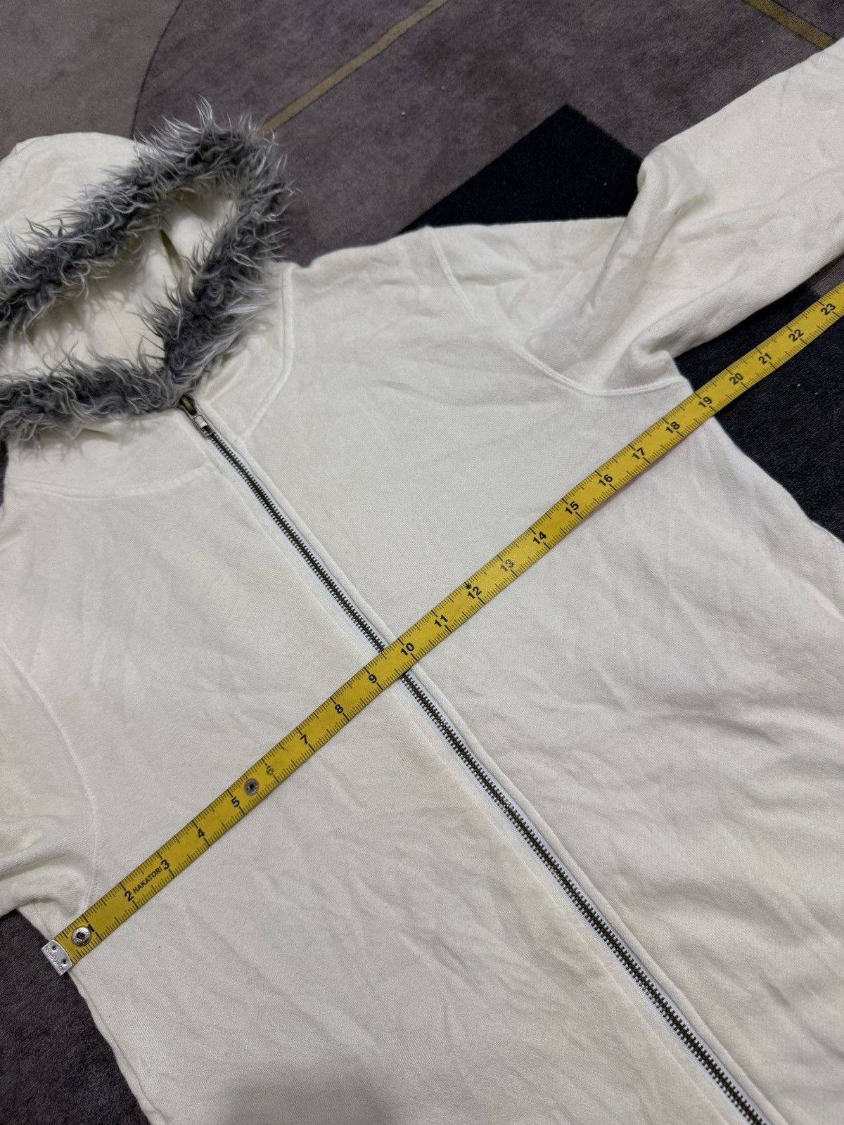 LIVRE CLAIR FUR IFSIX STYLE HOODIE